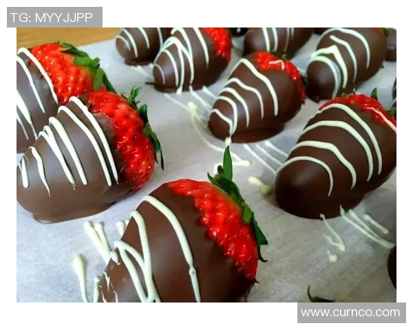 浓郁巧克力与足球元素完美结合的创意蛋糕制作教程